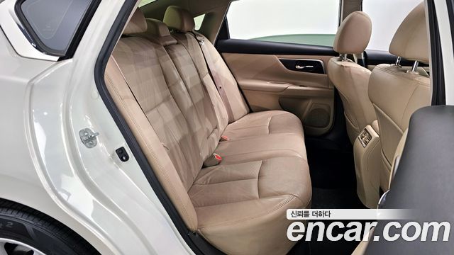 Nissan Altima 2016 — photo 12