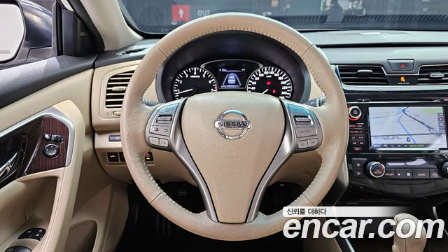 Nissan Altima 2016 — photo 13