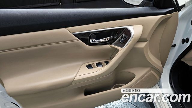Nissan Altima 2016 — photo 19