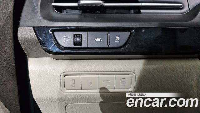 Kia Canival 2021 — photo 17
