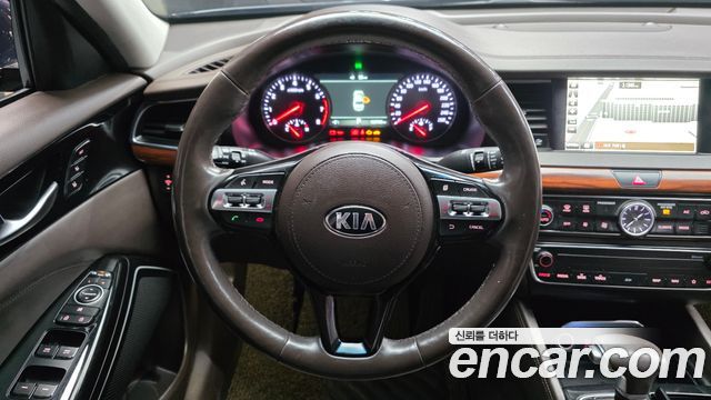 Kia K7 2017 — photo 13