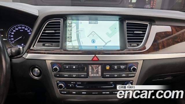 Hyundai Genesis 2016 — photo 15