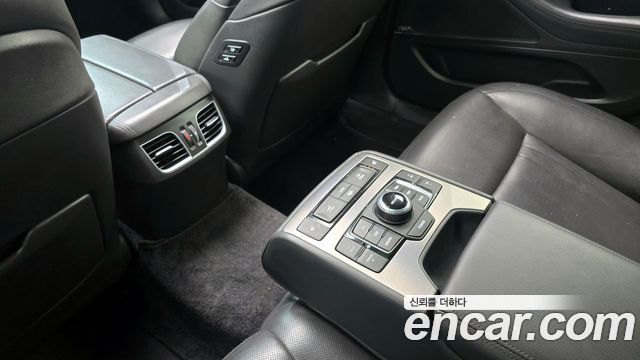 Hyundai Genesis 2016 — photo 19