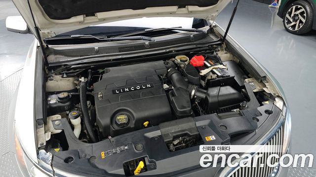 Lincoln MKS 2013 — photo 6