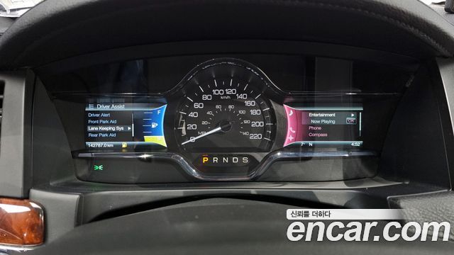 Lincoln MKS 2013 — photo 8
