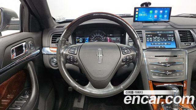 Lincoln MKS 2013 — photo 13