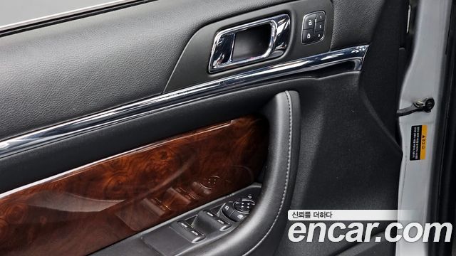 Lincoln MKS 2013 — photo 17