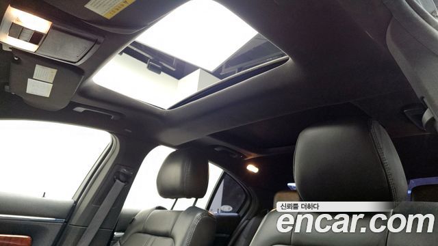 Lincoln MKS 2013 — photo 18