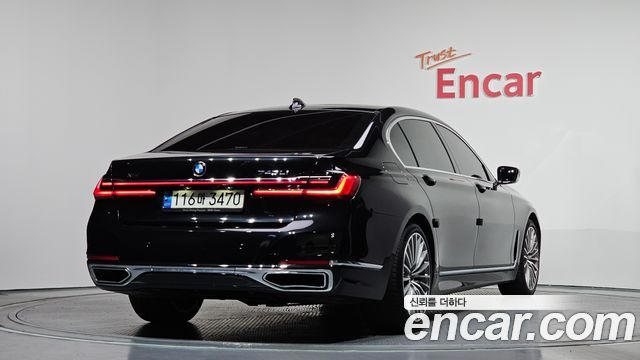BMW 7-Series 2021 — photo 2
