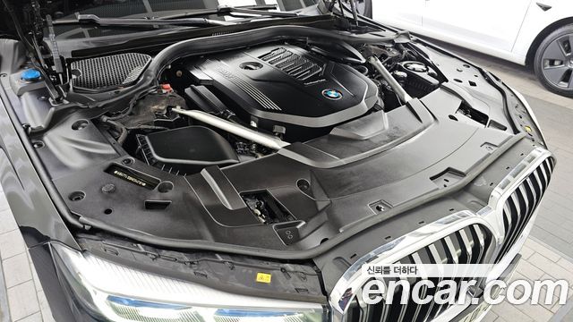 BMW 7-Series 2021 — photo 6
