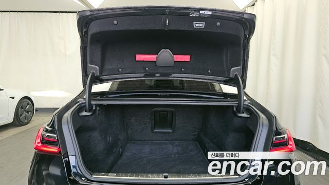 BMW 7-Series 2021 — photo 20