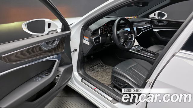 Audi A6 2022 — photo 11
