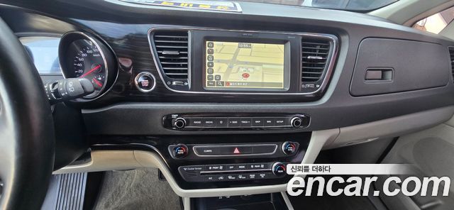 Kia Canival 2020 — photo 8