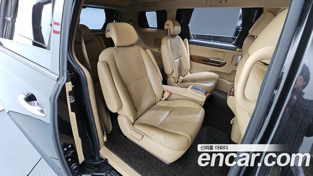 Kia Canival 2016 — photo 12