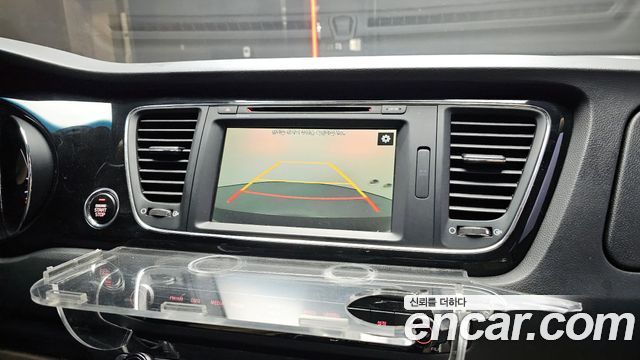 Kia Canival 2016 — photo 16