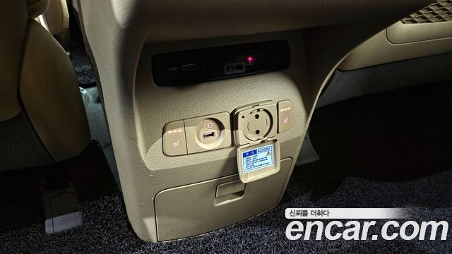 Kia Canival 2016 — photo 19