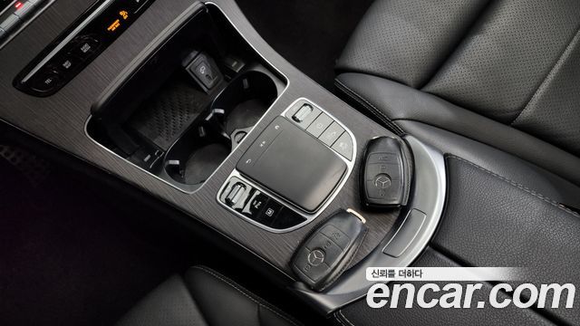 Mercedes-Benz GLC-Class 2021 — photo 9