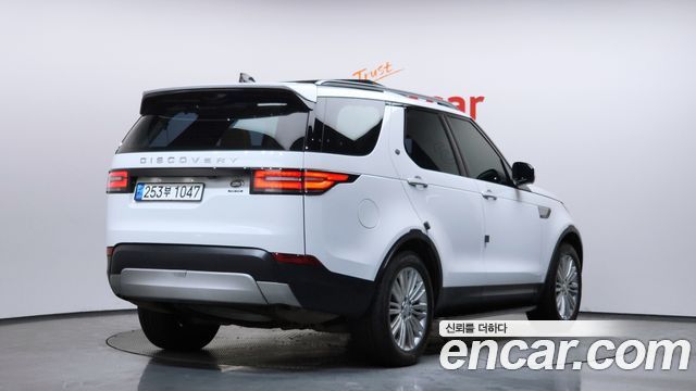 Land Rover Discovery 2018 — photo 2