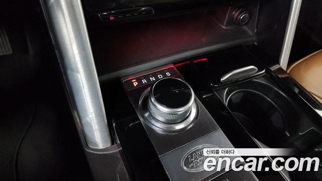 Land Rover Discovery 2018 — photo 9