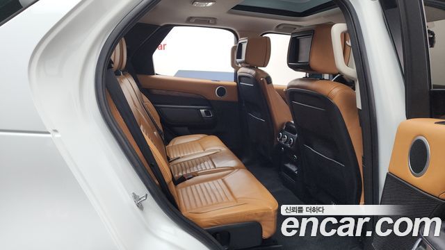 Land Rover Discovery 2018 — photo 12