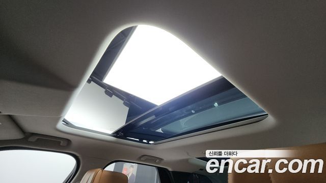 Land Rover Discovery 2018 — photo 18