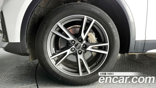 Audi Q5 2021 — photo 5
