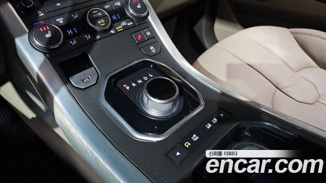 Land Rover Range Rover Evoque 2015 — photo 9