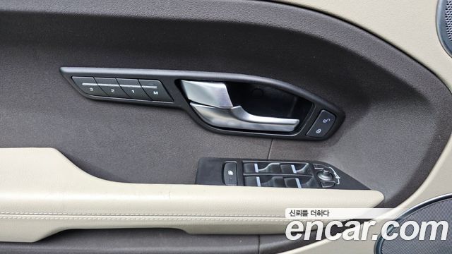 Land Rover Range Rover Evoque 2015 — photo 16