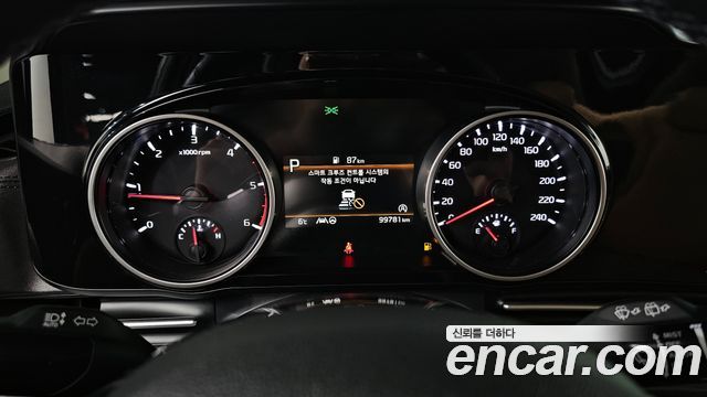 Kia Canival 2023 — photo 8