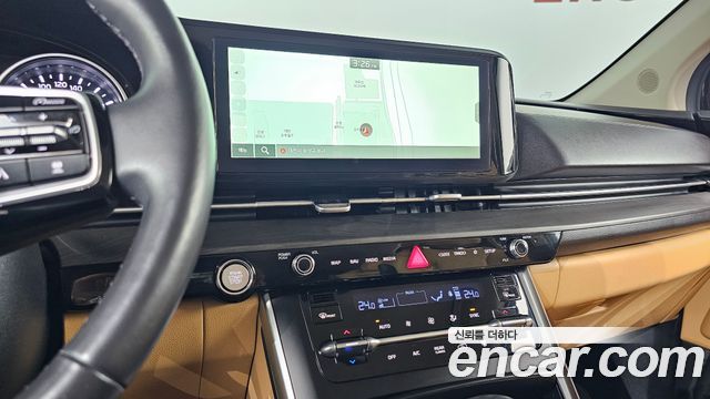 Kia Canival 2023 — photo 16