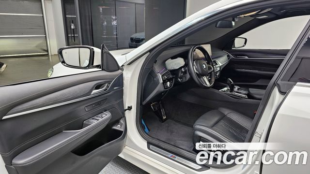 BMW Gran Turismo 2022 — photo 11