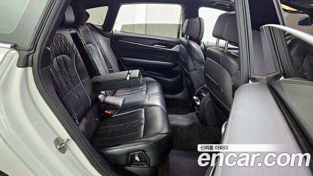 BMW Gran Turismo 2022 — photo 12