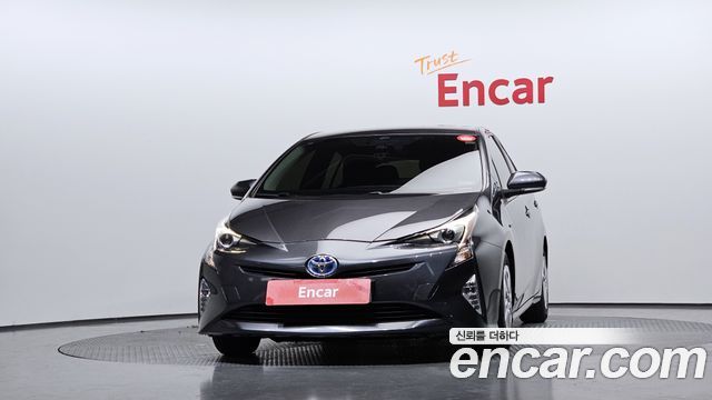 Toyota Prius 2018 — photo 3