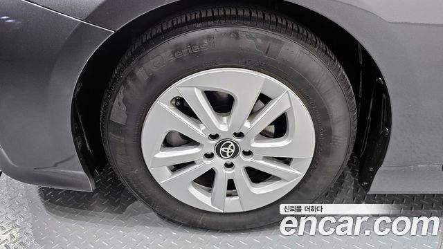 Toyota Prius 2018 — photo 5