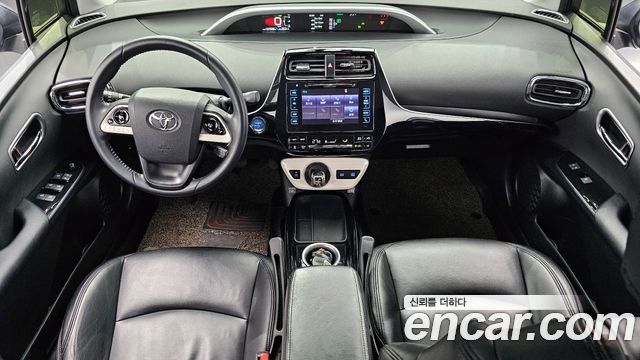 Toyota Prius 2018 — photo 7