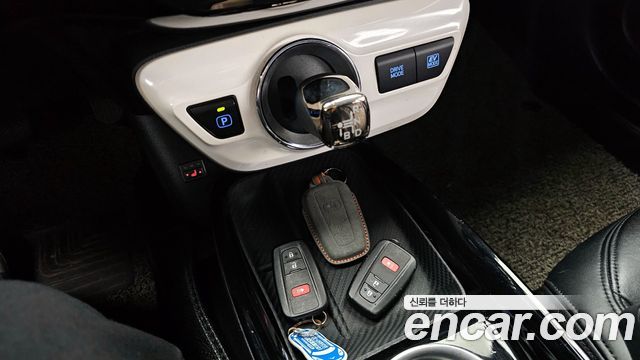 Toyota Prius 2018 — photo 9