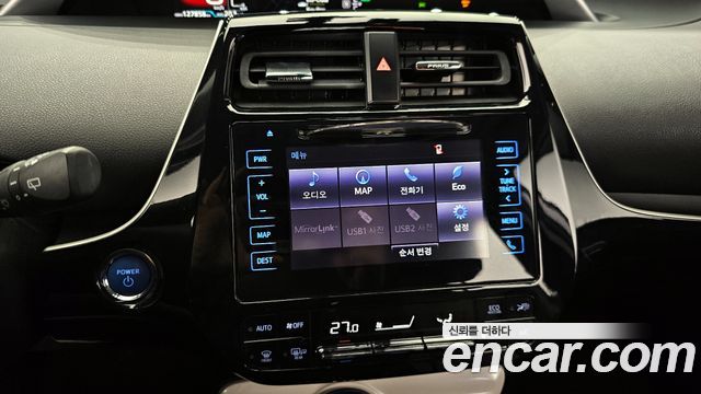 Toyota Prius 2018 — photo 16