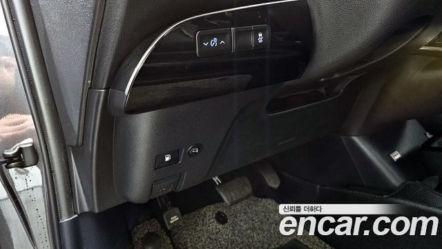 Toyota Prius 2018 — photo 19
