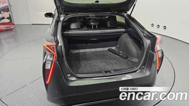 Toyota Prius 2018 — photo 20