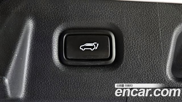 Hyundai Santafe 2019 — photo 18