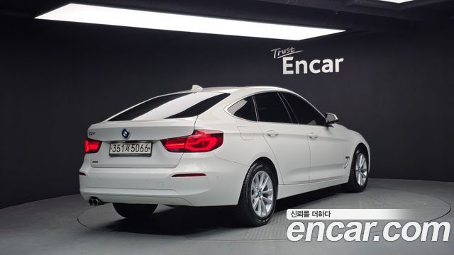 BMW Gran Turismo 2021 — photo 2
