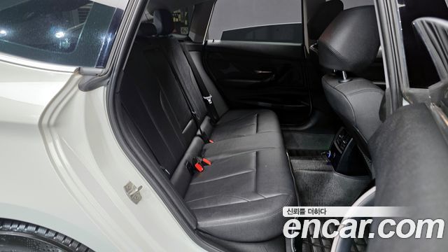 BMW Gran Turismo 2021 — photo 12