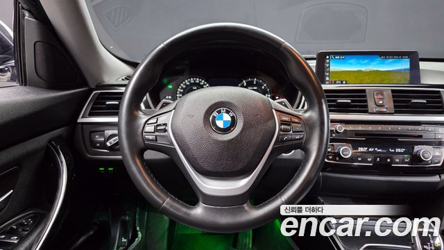 BMW Gran Turismo 2021 — photo 13