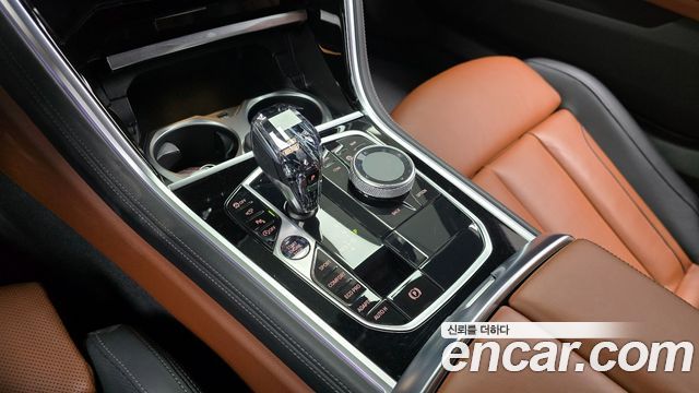 BMW 8-Series 2023 — photo 9