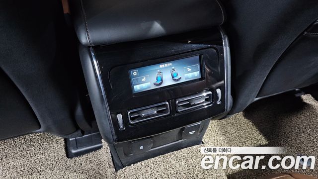 Lincoln Aviator 2021 — photo 18