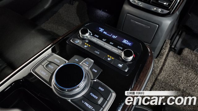 Genesis EQ900 2016 — photo 19