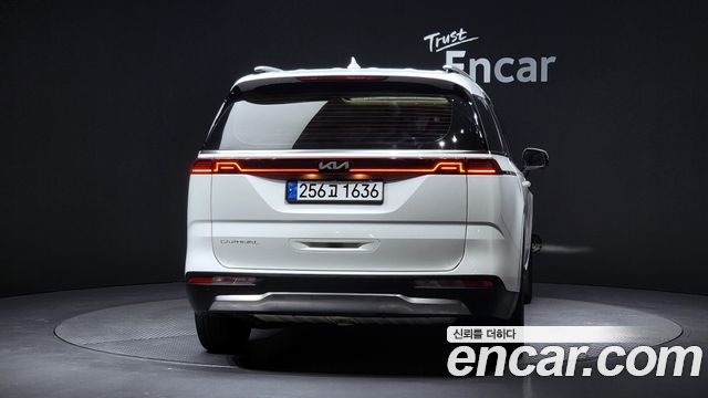 Kia Canival 2022 — photo 4