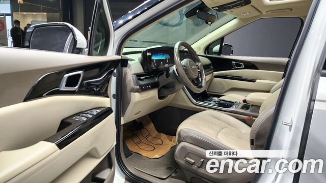 Kia Canival 2022 — photo 11