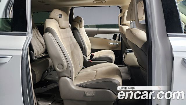 Kia Canival 2022 — photo 12