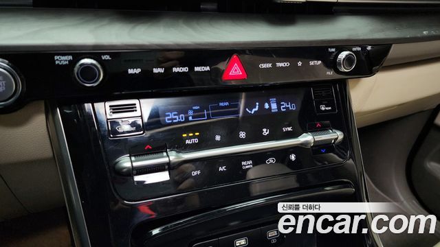 Kia Canival 2022 — photo 17